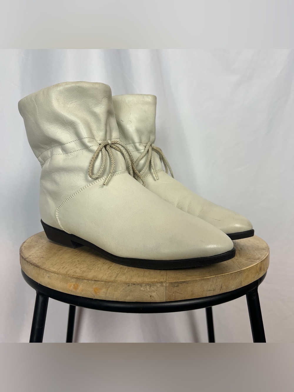 Vintage 80s Cream White Leather Pixie Ankle Boots
